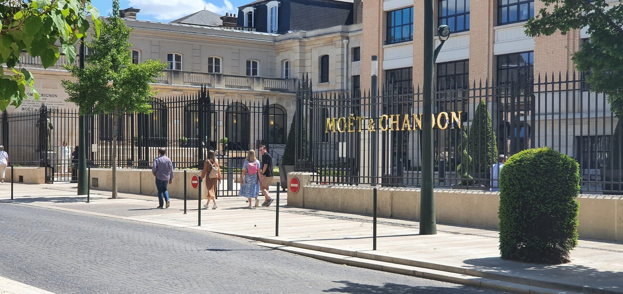 Avenue de Champagne Moët & Chandon